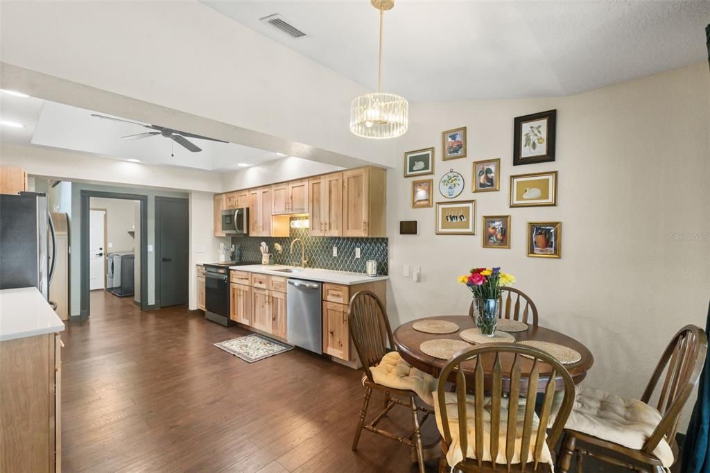 En Venta: $399,990 (3 camas, 2 baños, 2100 Pies cuadrados)