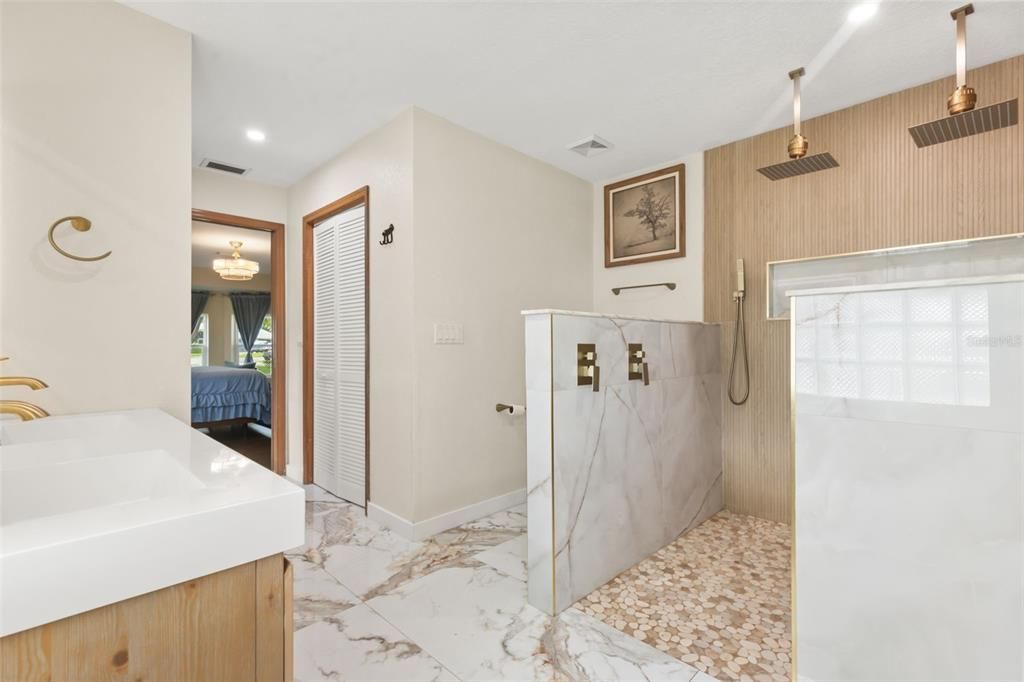 En Venta: $399,990 (3 camas, 2 baños, 2100 Pies cuadrados)