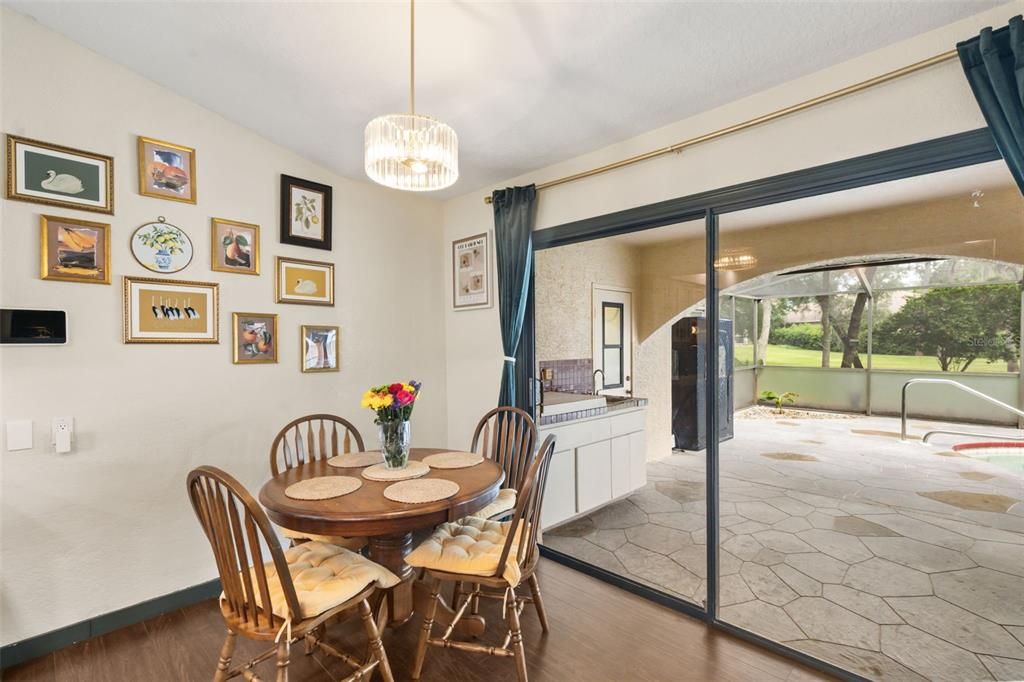 En Venta: $399,990 (3 camas, 2 baños, 2100 Pies cuadrados)