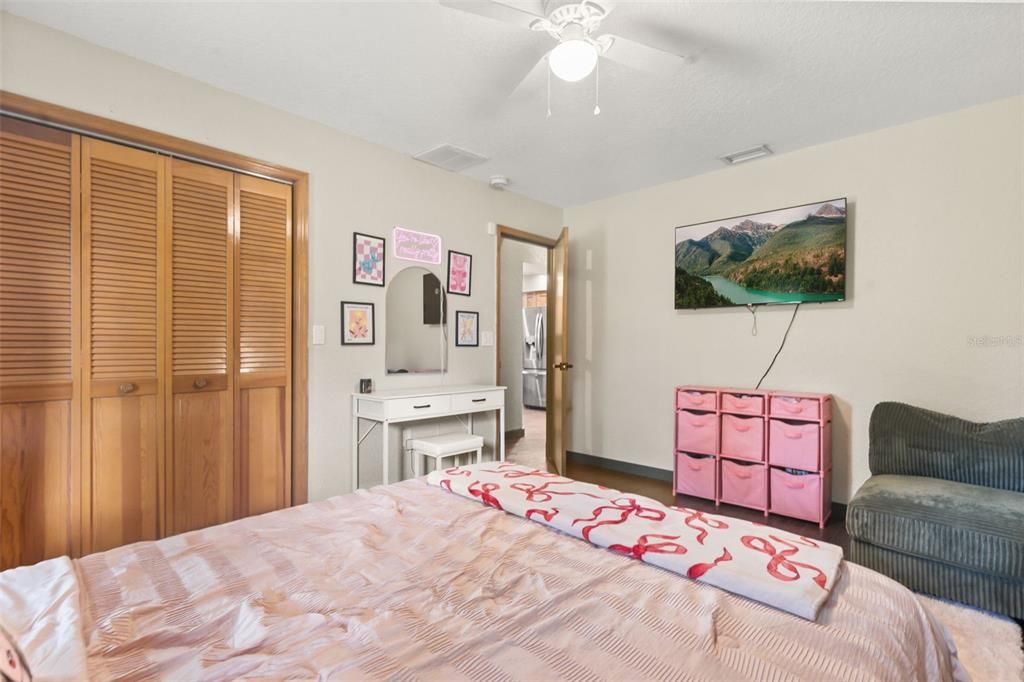 En Venta: $399,990 (3 camas, 2 baños, 2100 Pies cuadrados)