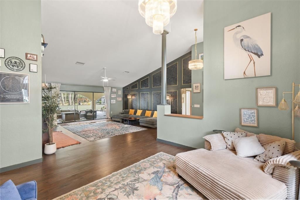 En Venta: $399,990 (3 camas, 2 baños, 2100 Pies cuadrados)