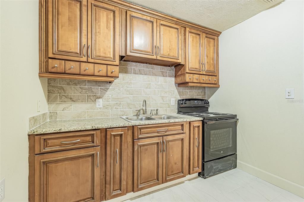 В аренду: $1,795 (2 спален, 2 ванн, 700 Квадратных фут)