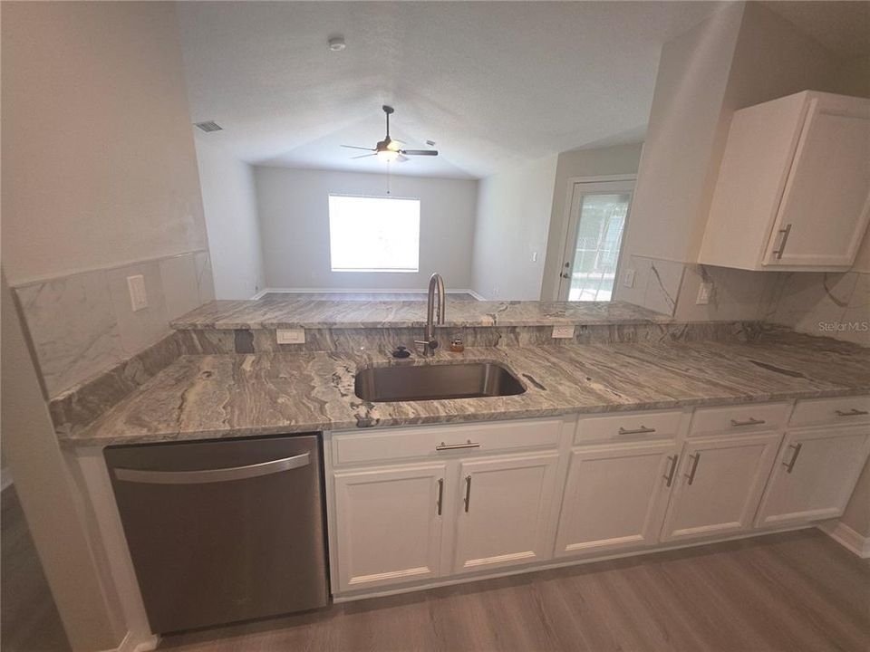 En Venta: $365,000 (3 camas, 2 baños, 1909 Pies cuadrados)