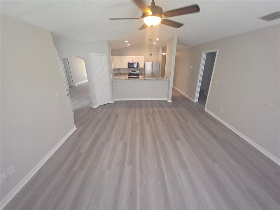 En Venta: $365,000 (3 camas, 2 baños, 1909 Pies cuadrados)