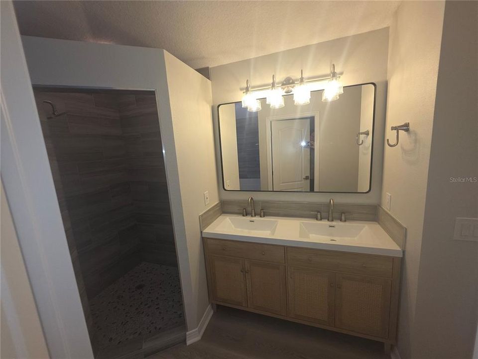 En Venta: $365,000 (3 camas, 2 baños, 1909 Pies cuadrados)