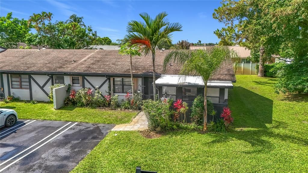 For Sale: $325,000 (2 beds, 2 baths, 1347 Square Feet)