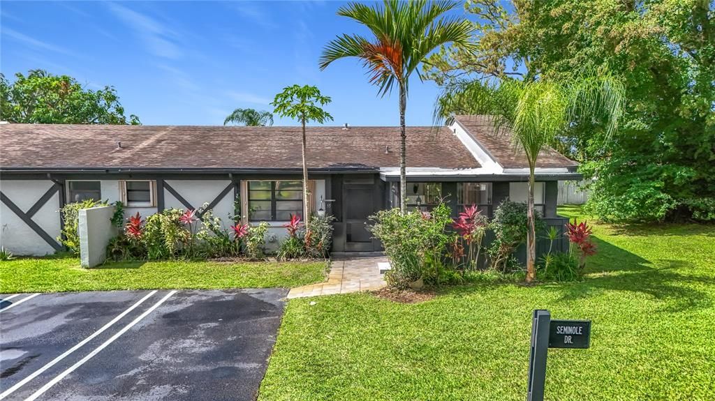 For Sale: $325,000 (2 beds, 2 baths, 1347 Square Feet)
