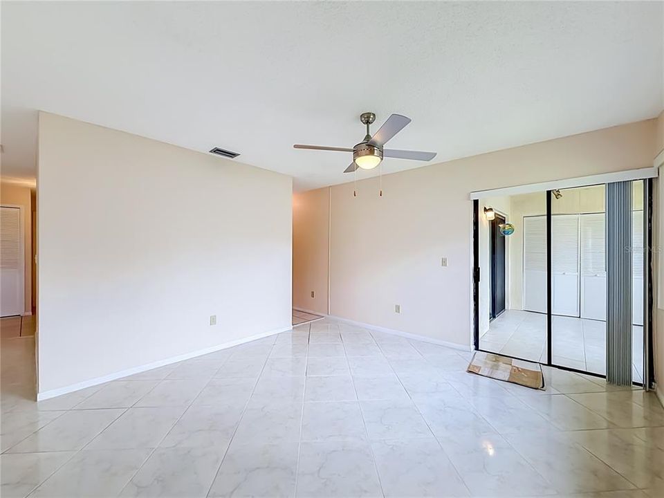 For Sale: $325,000 (2 beds, 2 baths, 1347 Square Feet)