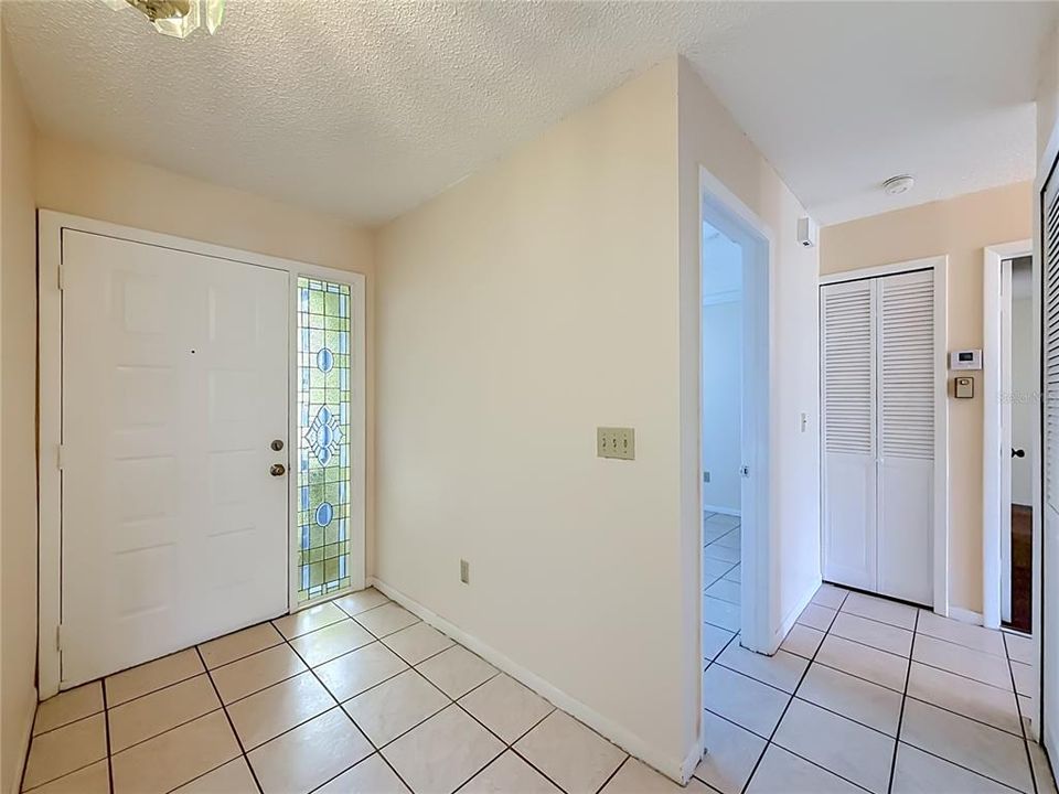 For Sale: $325,000 (2 beds, 2 baths, 1347 Square Feet)