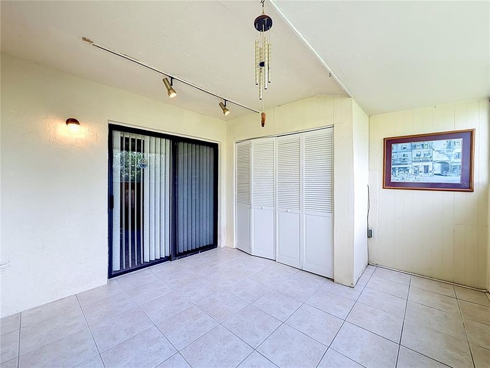 For Sale: $325,000 (2 beds, 2 baths, 1347 Square Feet)