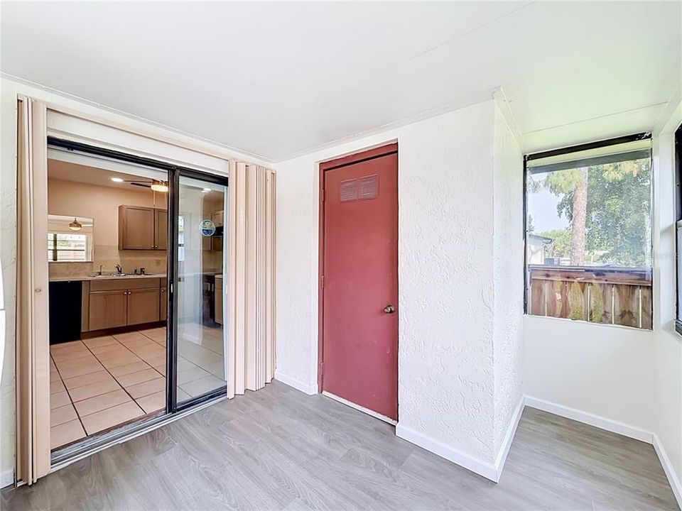 For Sale: $325,000 (2 beds, 2 baths, 1347 Square Feet)