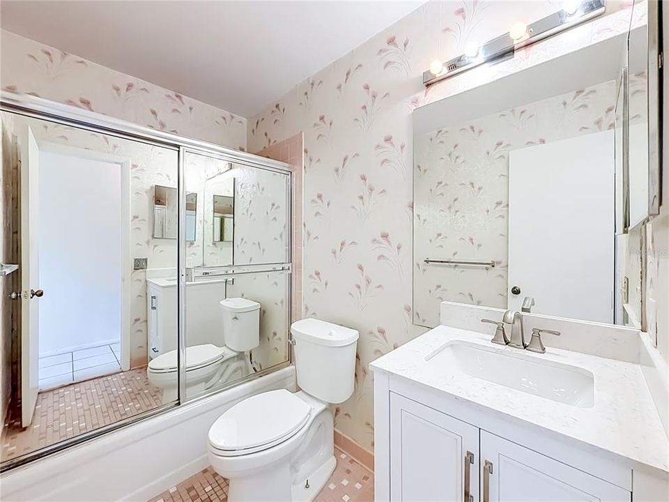 For Sale: $325,000 (2 beds, 2 baths, 1347 Square Feet)