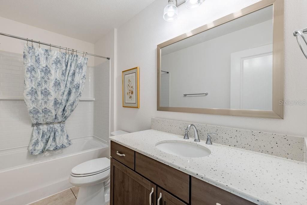 For Sale: $325,000 (2 beds, 2 baths, 1134 Square Feet)
