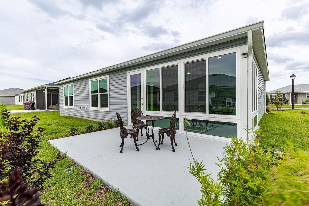 For Sale: $325,000 (2 beds, 2 baths, 1134 Square Feet)