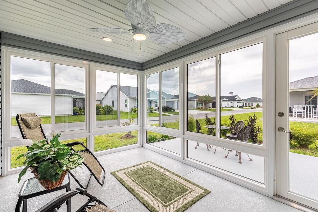 For Sale: $325,000 (2 beds, 2 baths, 1134 Square Feet)