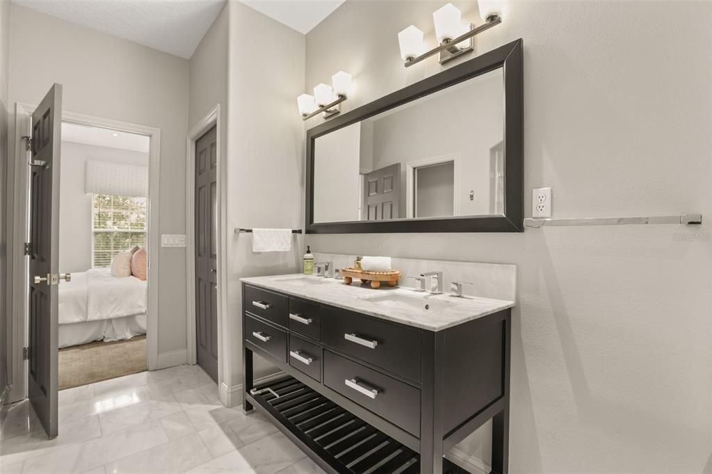For Sale: $715,000 (3 beds, 3 baths, 1887 Square Feet)
