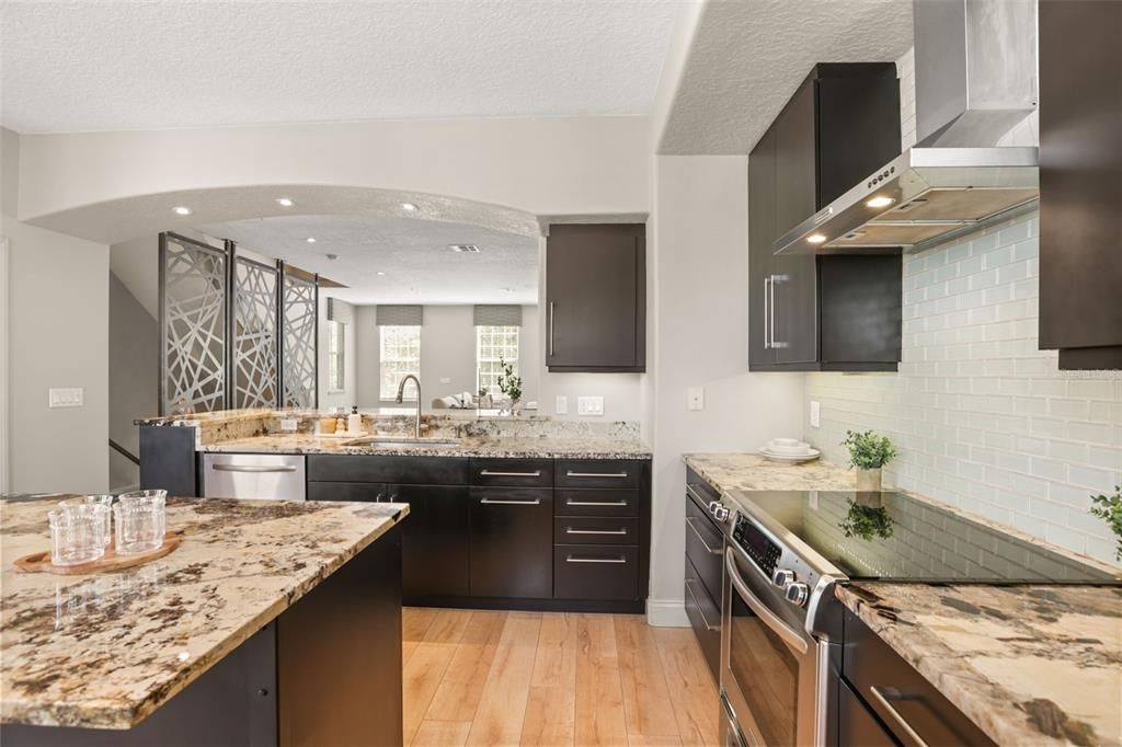 For Sale: $715,000 (3 beds, 3 baths, 1887 Square Feet)