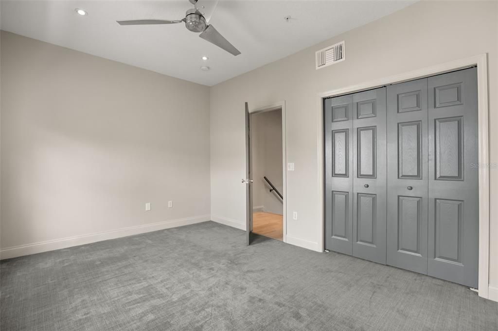 For Sale: $715,000 (3 beds, 3 baths, 1887 Square Feet)