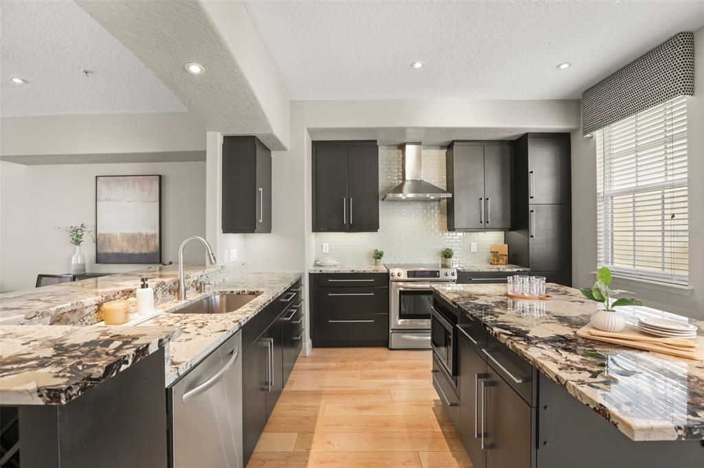For Sale: $715,000 (3 beds, 3 baths, 1887 Square Feet)