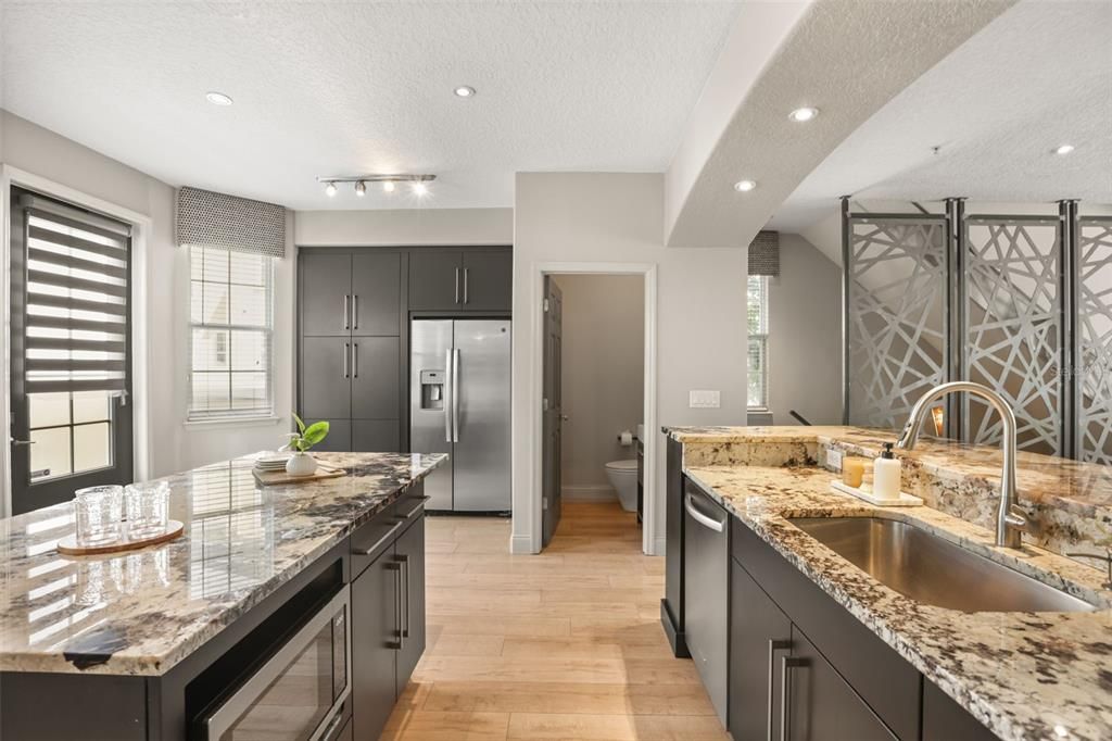 For Sale: $715,000 (3 beds, 3 baths, 1887 Square Feet)