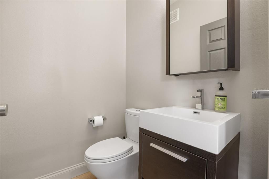 For Sale: $715,000 (3 beds, 3 baths, 1887 Square Feet)