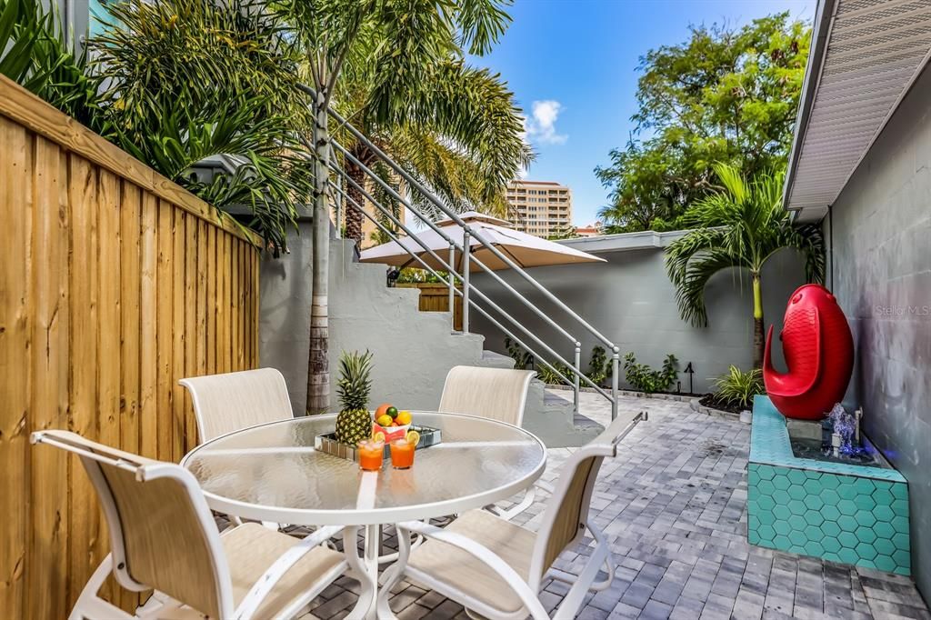 For Sale: $3,995,000 (4 beds, 0 baths, 2752 Square Feet)