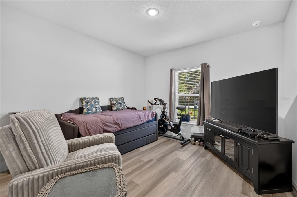 For Sale: $349,900 (3 beds, 2 baths, 1700 Square Feet)