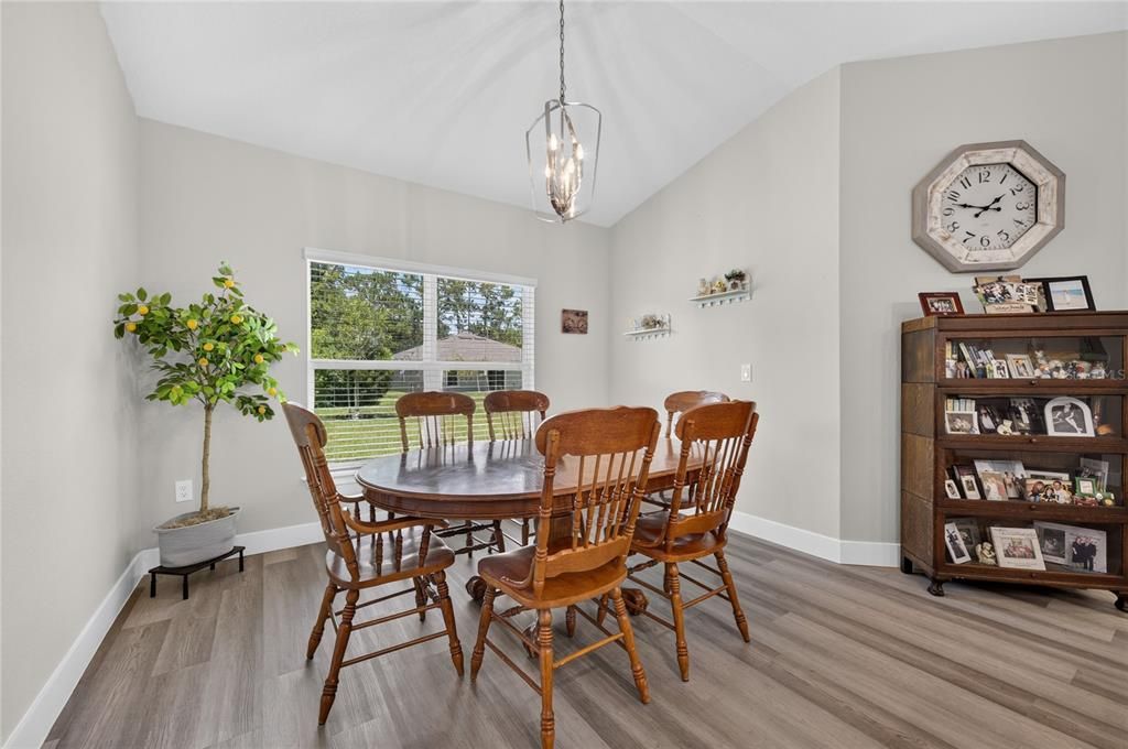 For Sale: $349,900 (3 beds, 2 baths, 1700 Square Feet)