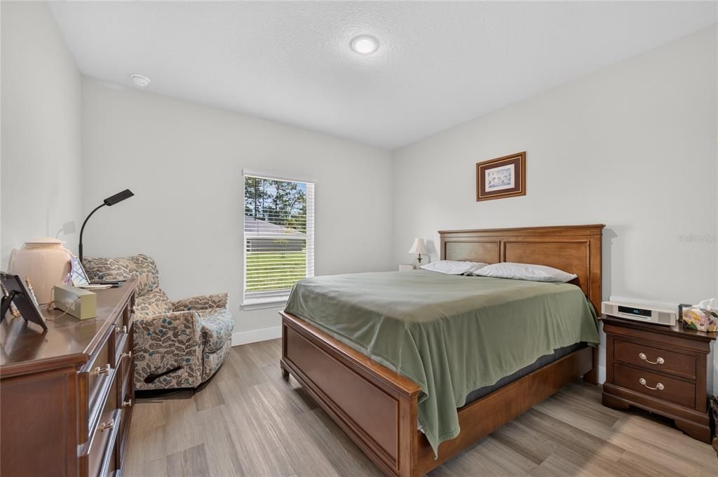 For Sale: $349,900 (3 beds, 2 baths, 1700 Square Feet)