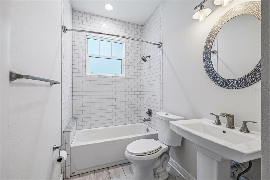 Activo con contrato: $450,000 (3 camas, 2 baños, 1519 Pies cuadrados)