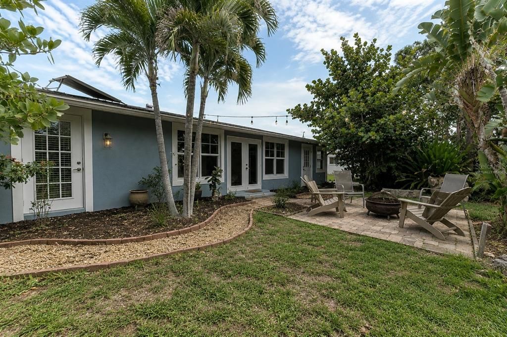 For Sale: $349,000 (3 beds, 2 baths, 1560 Square Feet)