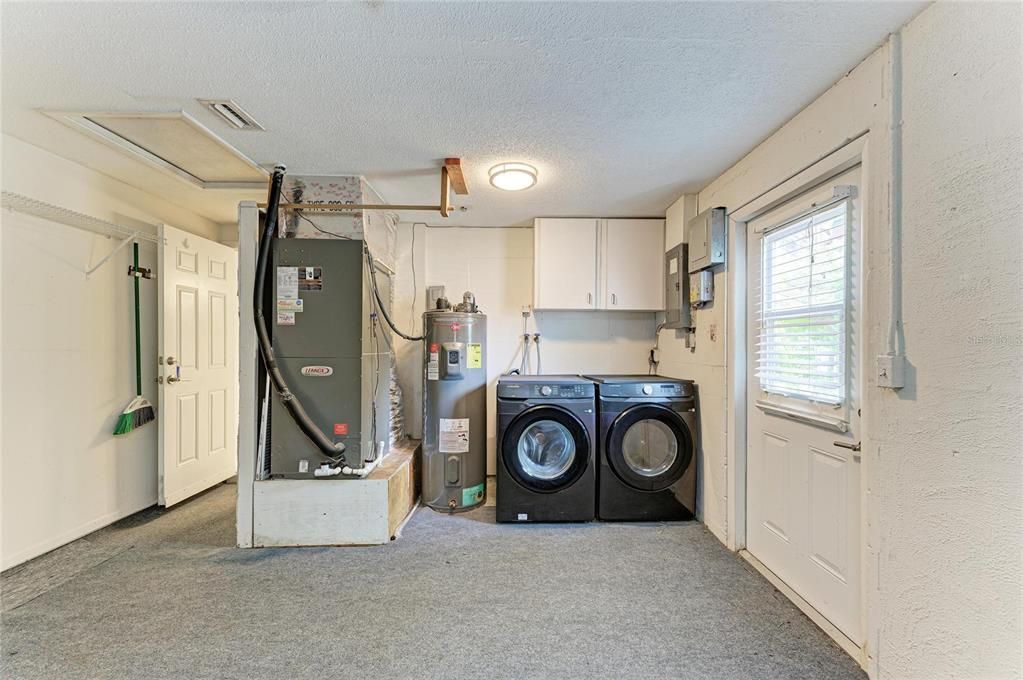 For Sale: $349,000 (3 beds, 2 baths, 1560 Square Feet)