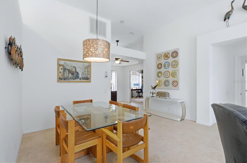 En Venta: $539,900 (2 camas, 2 baños, 1735 Pies cuadrados)