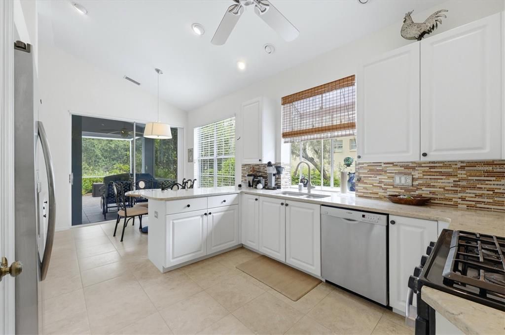 En Venta: $539,900 (2 camas, 2 baños, 1735 Pies cuadrados)