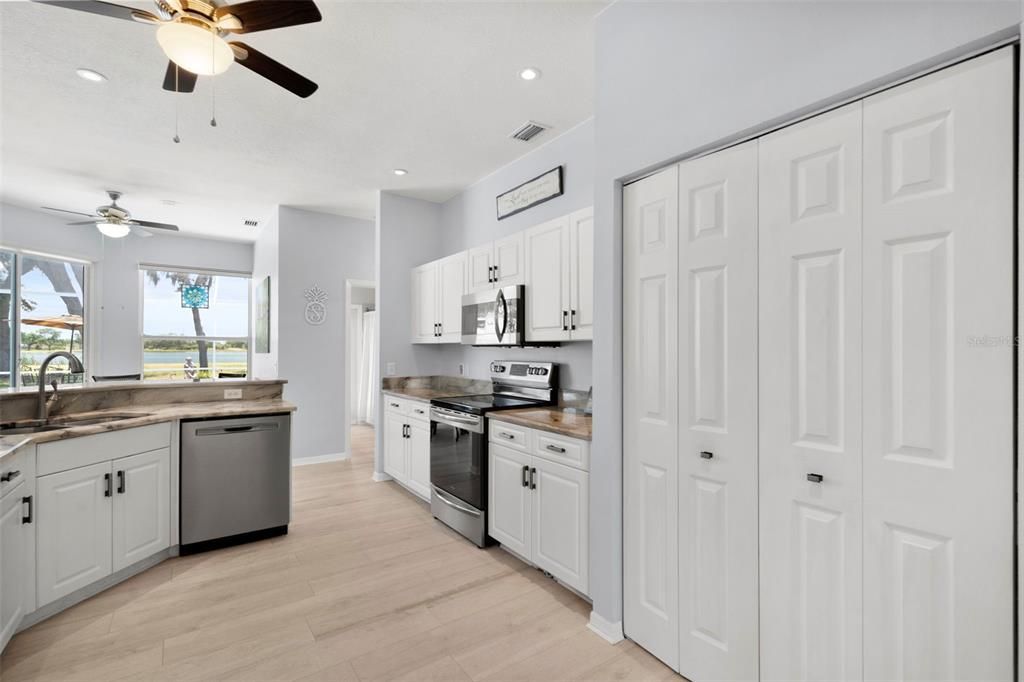 Active With Contract: $479,500 (3 beds, 2 baths, 1967 Square Feet)