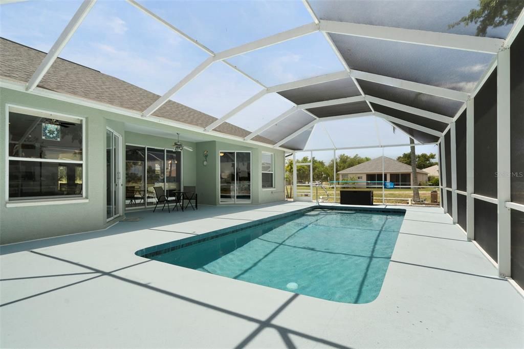 Active With Contract: $479,500 (3 beds, 2 baths, 1967 Square Feet)