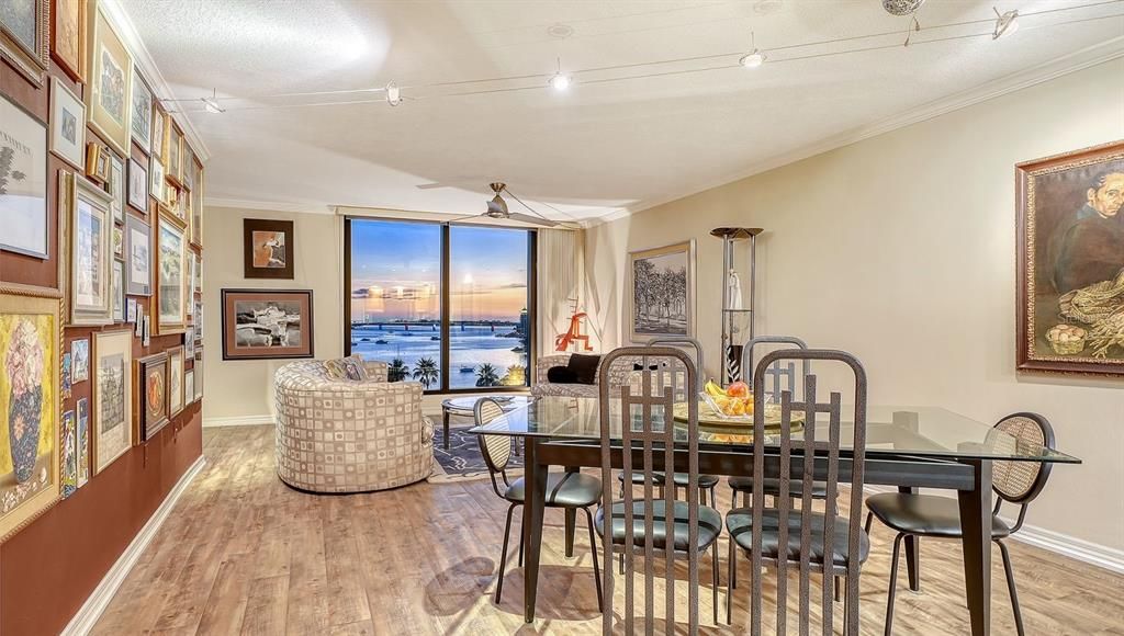 For Sale: $750,000 (2 beds, 2 baths, 1180 Square Feet)
