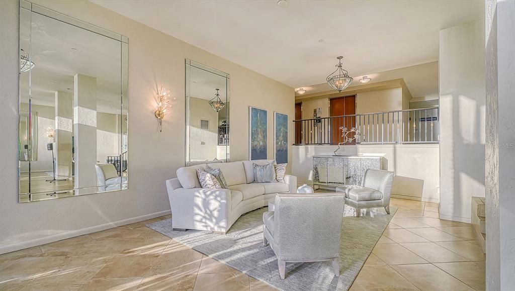 For Sale: $750,000 (2 beds, 2 baths, 1180 Square Feet)