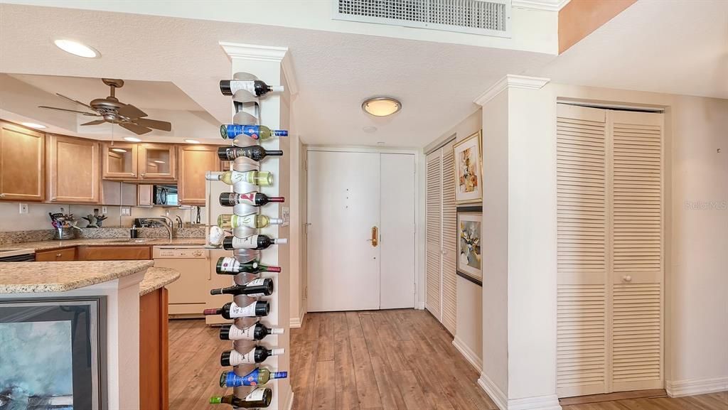 For Sale: $750,000 (2 beds, 2 baths, 1180 Square Feet)