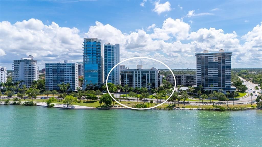 For Sale: $750,000 (2 beds, 2 baths, 1180 Square Feet)