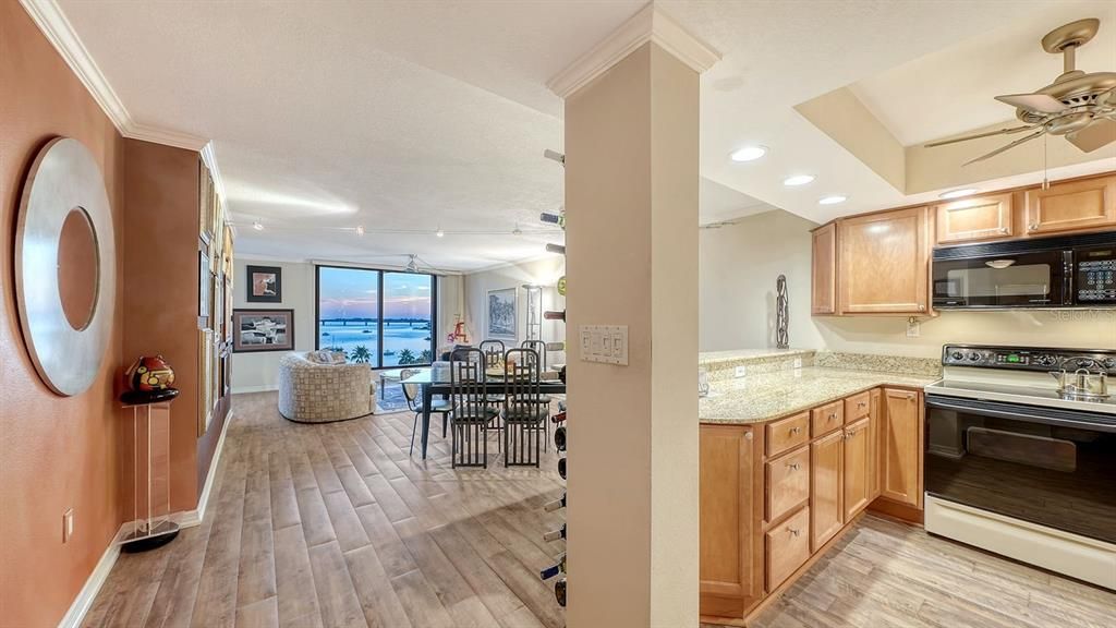 For Sale: $750,000 (2 beds, 2 baths, 1180 Square Feet)