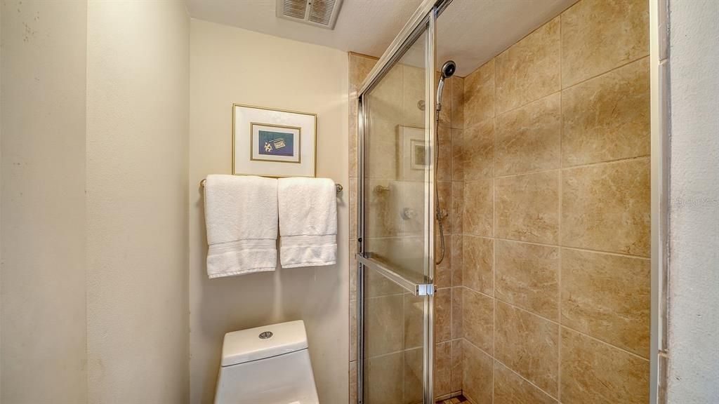 For Sale: $750,000 (2 beds, 2 baths, 1180 Square Feet)