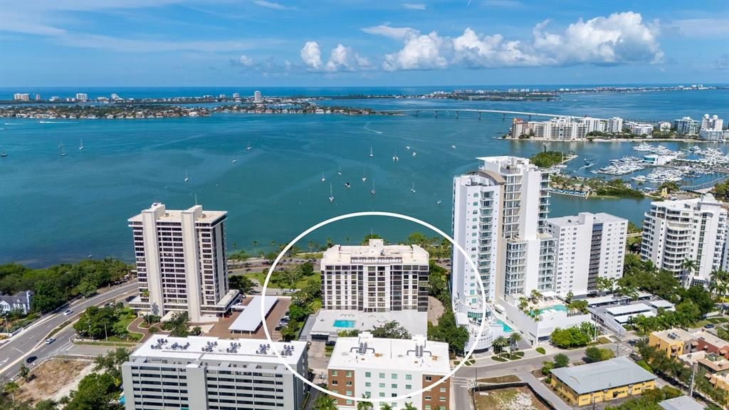 For Sale: $750,000 (2 beds, 2 baths, 1180 Square Feet)