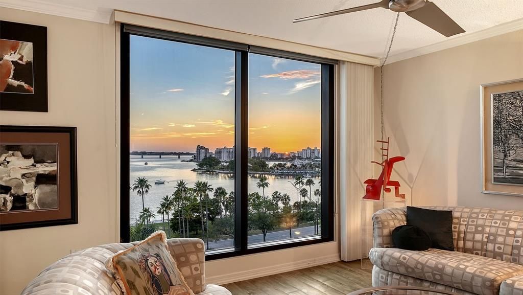 For Sale: $750,000 (2 beds, 2 baths, 1180 Square Feet)