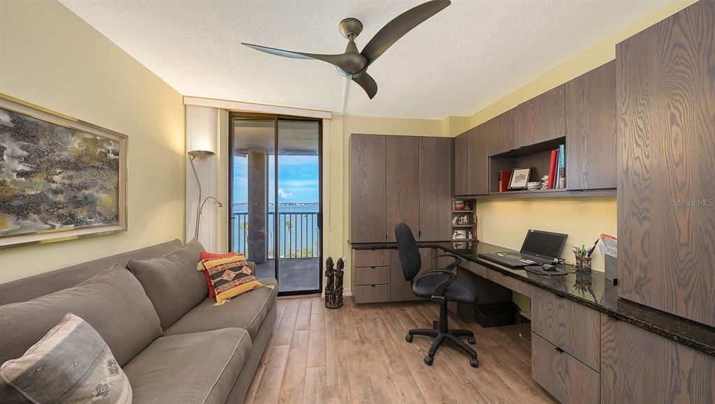 For Sale: $750,000 (2 beds, 2 baths, 1180 Square Feet)