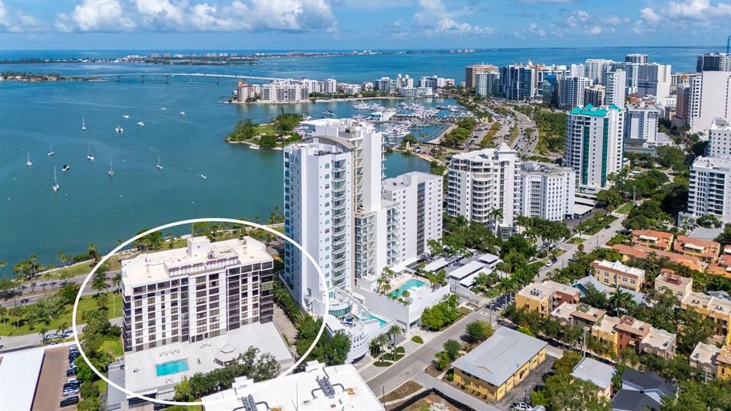 For Sale: $750,000 (2 beds, 2 baths, 1180 Square Feet)