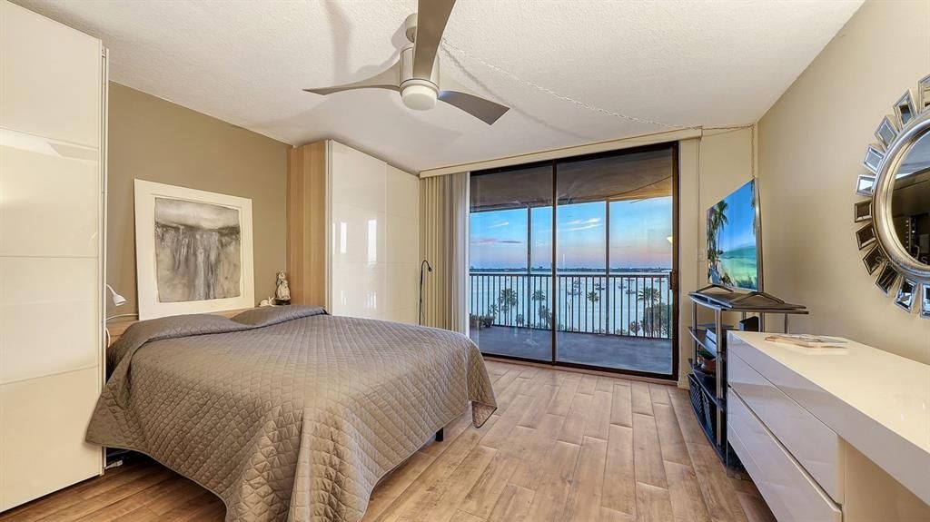 For Sale: $750,000 (2 beds, 2 baths, 1180 Square Feet)