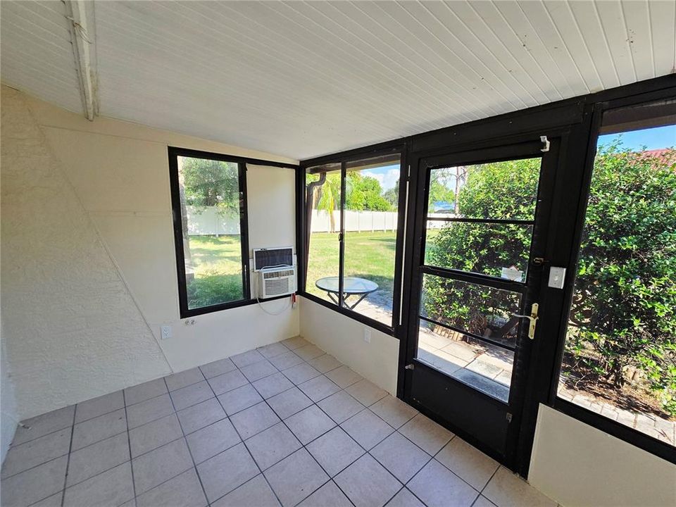 For Rent: $1,800 (2 beds, 2 baths, 1222 Square Feet)