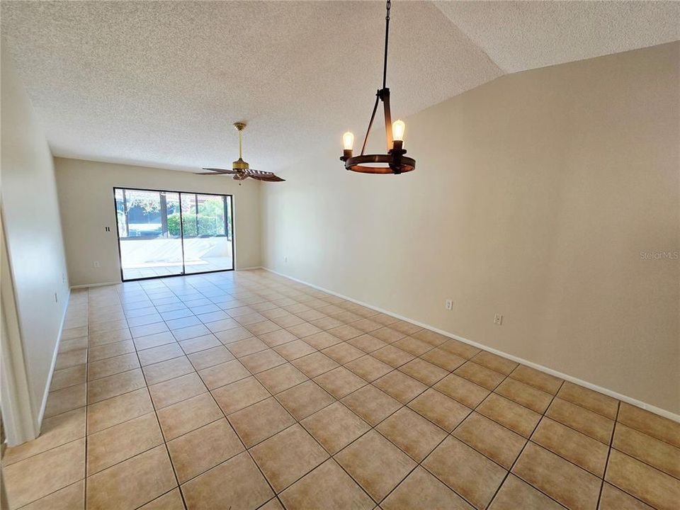 For Rent: $1,800 (2 beds, 2 baths, 1222 Square Feet)