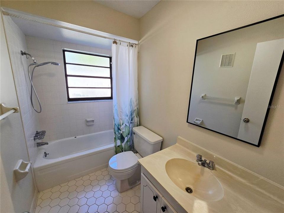 For Rent: $1,800 (2 beds, 2 baths, 1222 Square Feet)